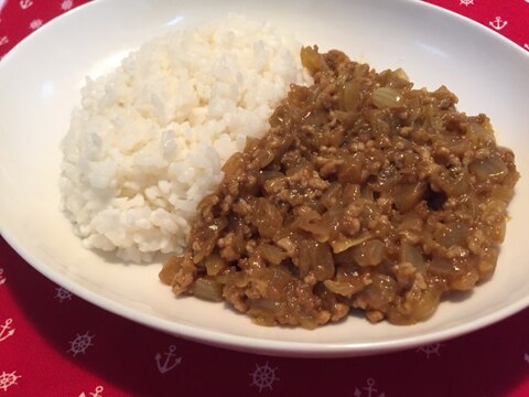 簡単すぎる！市販のルーでドライカレー